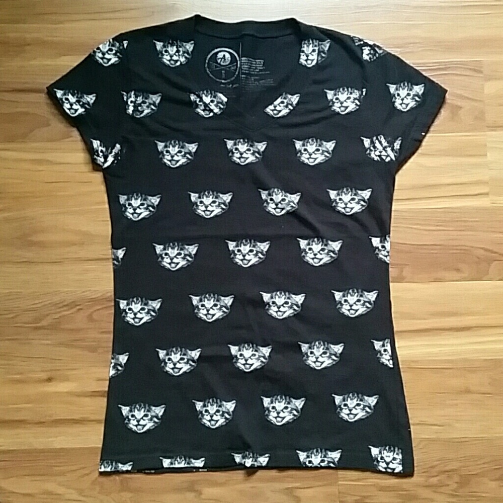💚SALE💚 kittens tee